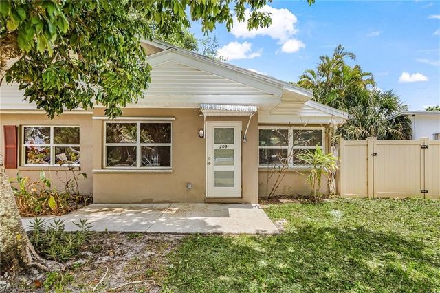 209 Kingston DR, Fort Myers, FL 33905