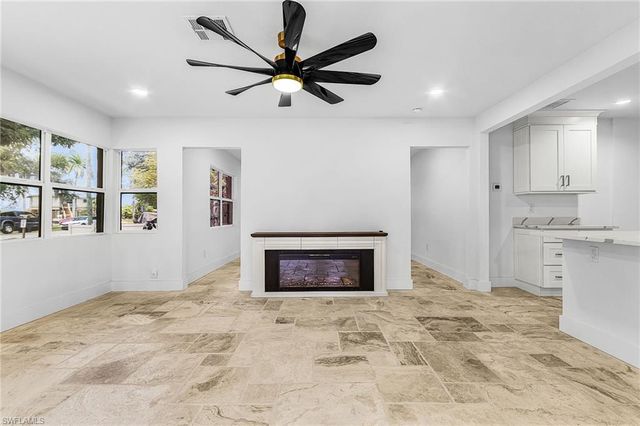 209 Kingston DR, Fort Myers, FL 33905