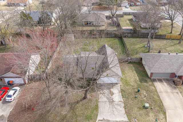 2842 Colton Cove, Fayetteville, AR 72701