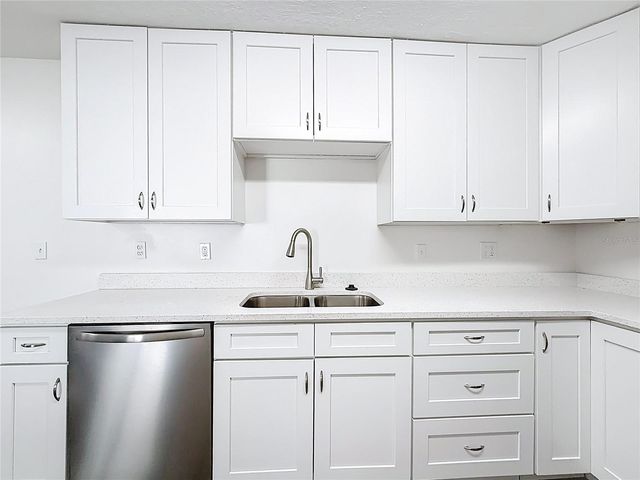 819 HELMSMAN WAY, Palm Harbor, FL 34685