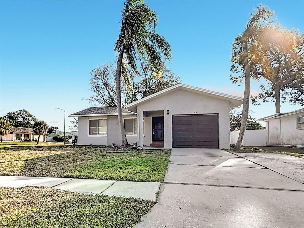 819 HELMSMAN WAY, Palm Harbor, FL 34685