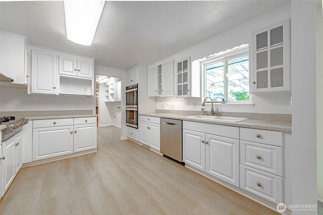 2011 E 70th Street, Tacoma, WA 98404