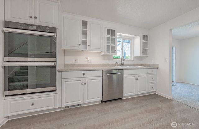 2011 E 70th Street, Tacoma, WA 98404