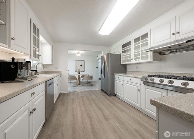 2011 E 70th Street, Tacoma, WA 98404