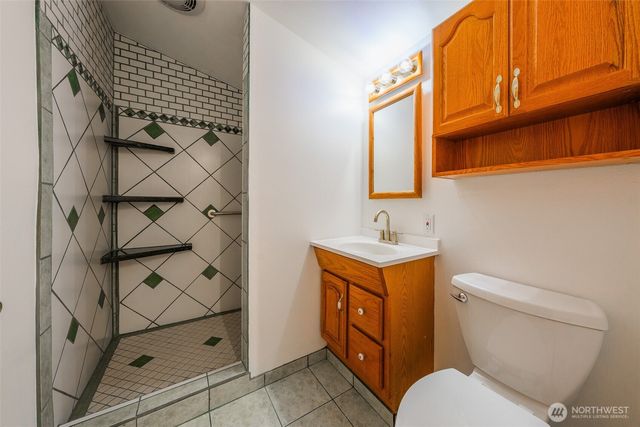 2011 E 70th Street, Tacoma, WA 98404