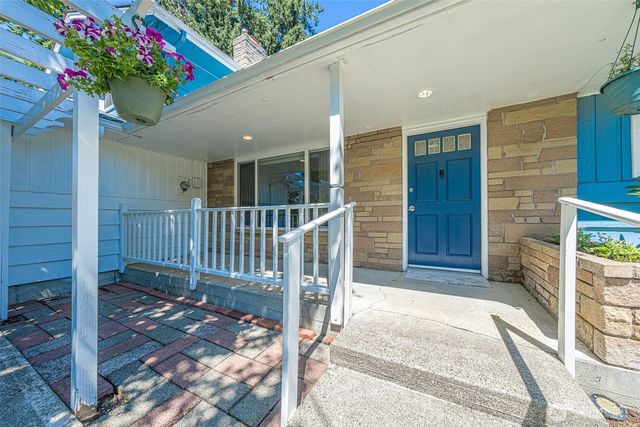 2011 E 70th Street, Tacoma, WA 98404