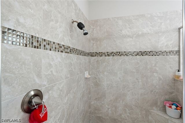 16329 Aberdeen WAY, Naples, FL 34110