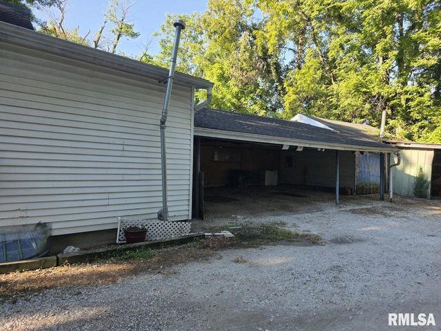 1715 N 4TH Street, Quincy, IL 62301