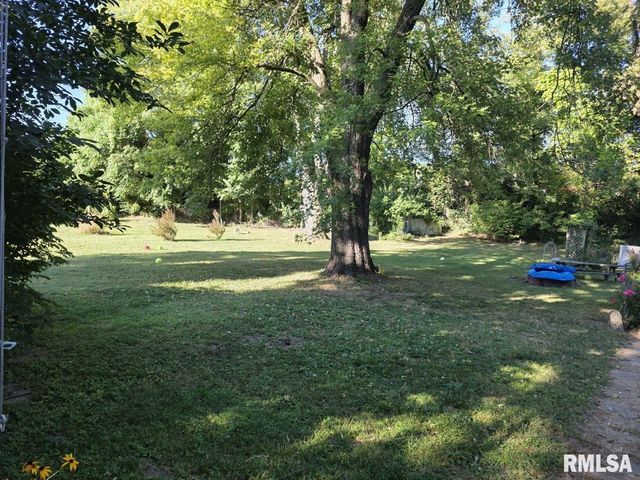 1715 N 4TH Street, Quincy, IL 62301