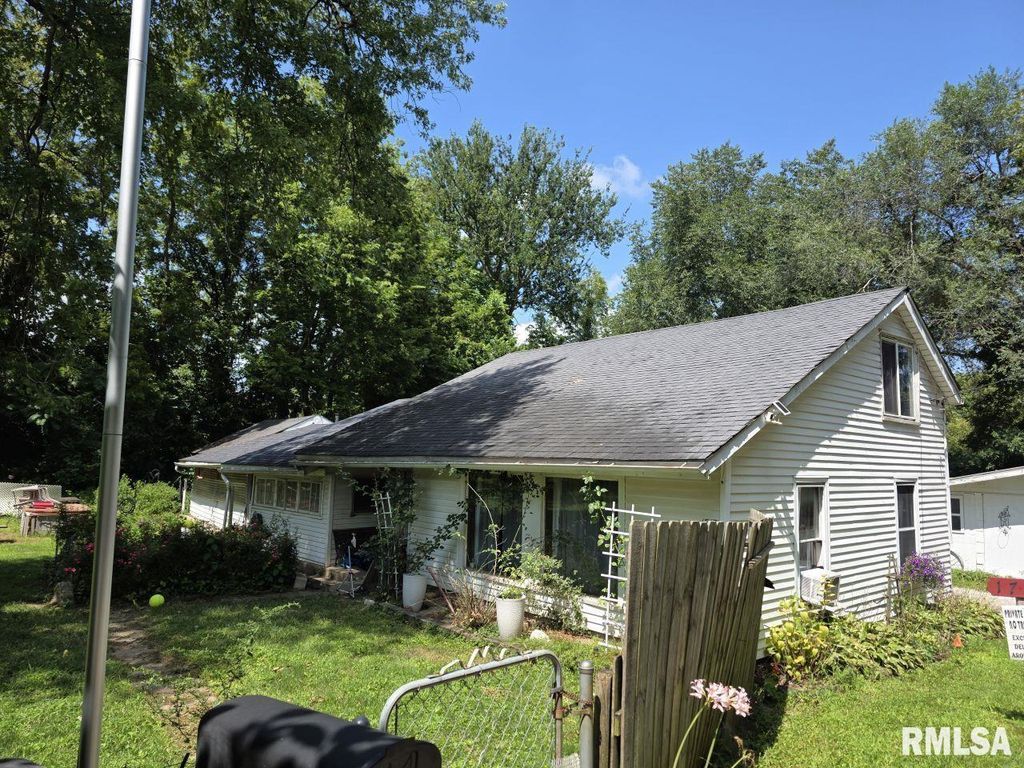 1715 N 4TH Street, Quincy, IL 62301