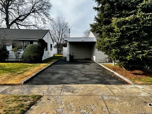 180 Elmwood Street, Valley Stream, NY 11581