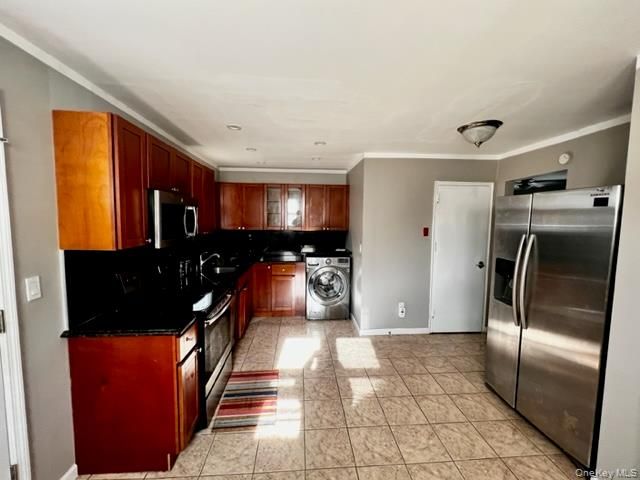 180 Elmwood Street, Valley Stream, NY 11581