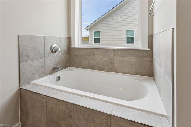 128 Robert Bruce RD, Poquoson, VA 23662