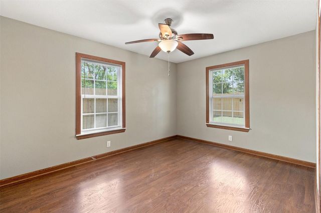 2213 17th Avenue N, Texas City, TX 77590