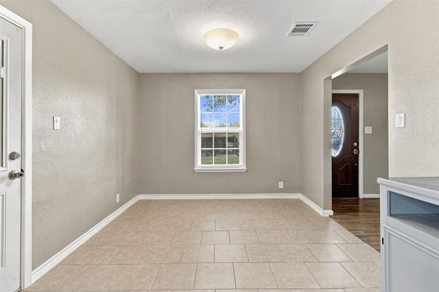 2213 17th Avenue N, Texas City, TX 77590