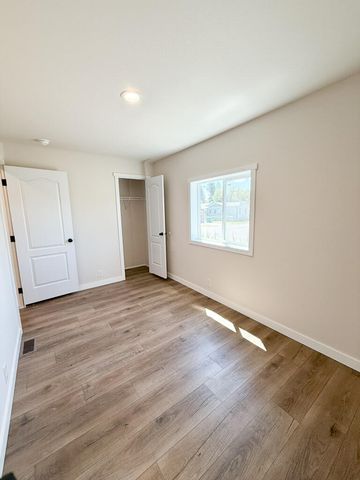 4647 Winter Avenue Space 78, Klamath Falls, OR 97603