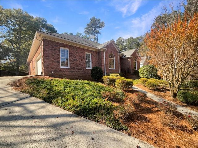 1961 Fields Pond Drive, Marietta, GA 30068