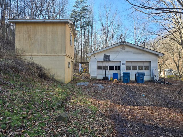 60 Dorothy Lane, Hyden, KY 41749