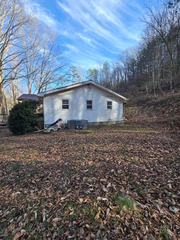 60 Dorothy Lane, Hyden, KY 41749