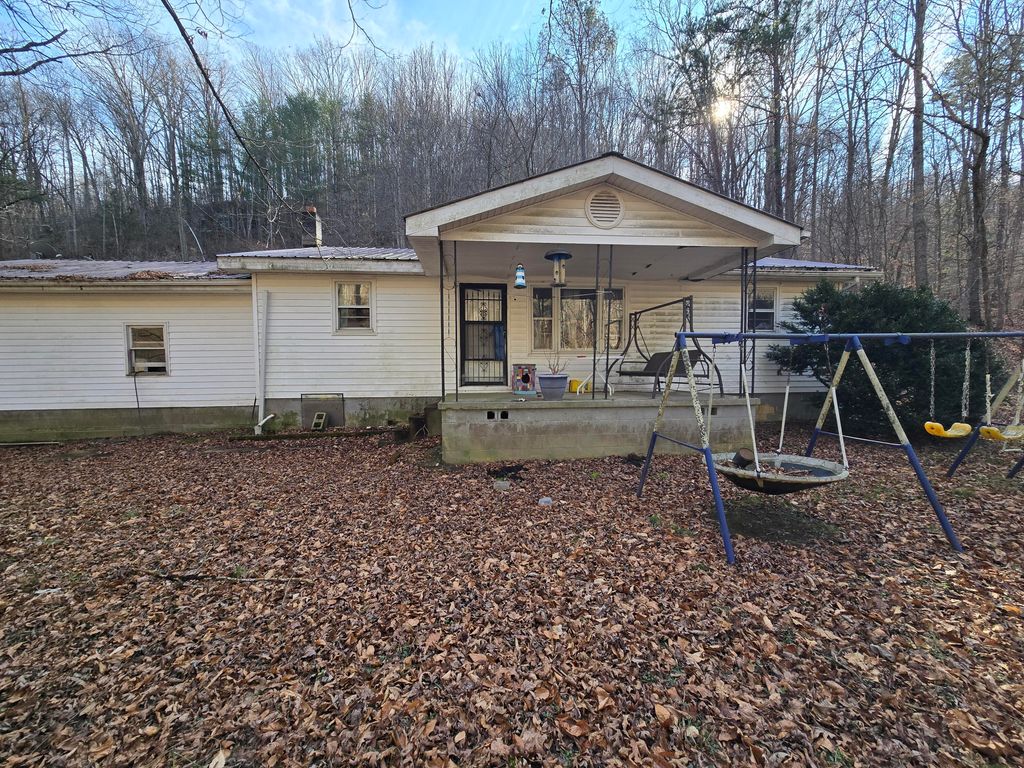 60 Dorothy Lane, Hyden, KY 41749