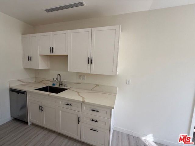 1413 N Avon Street, Burbank, CA 91505