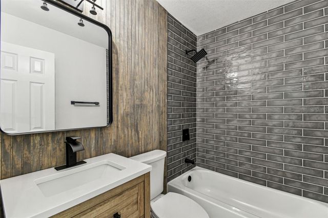 8703 DRIFTWOOD DRIVE, Tampa, FL 33615