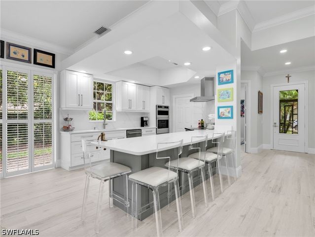 5902 Bermuda LN, Naples, FL 34119