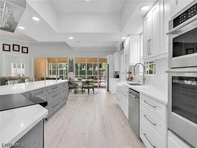 5902 Bermuda LN, Naples, FL 34119
