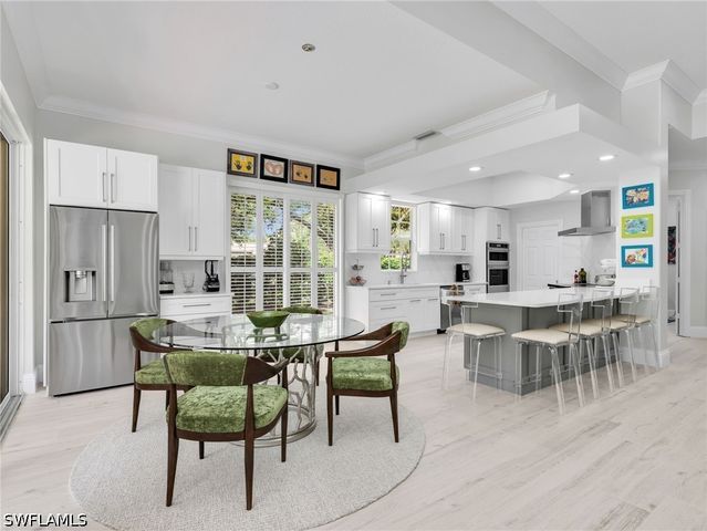 5902 Bermuda LN, Naples, FL 34119