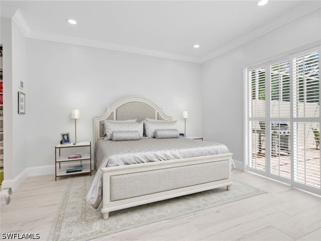 5902 Bermuda LN, Naples, FL 34119