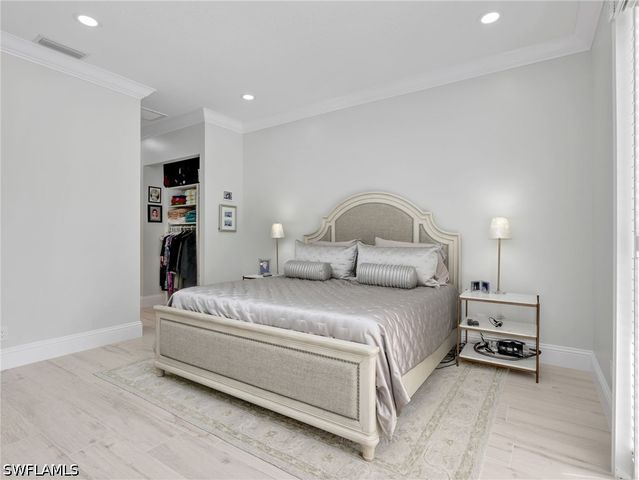 5902 Bermuda LN, Naples, FL 34119