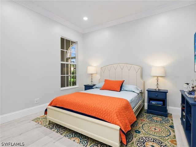 5902 Bermuda LN, Naples, FL 34119