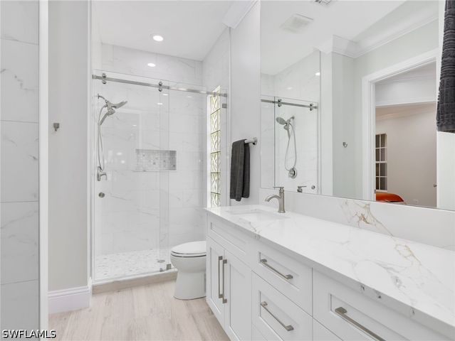 5902 Bermuda LN, Naples, FL 34119