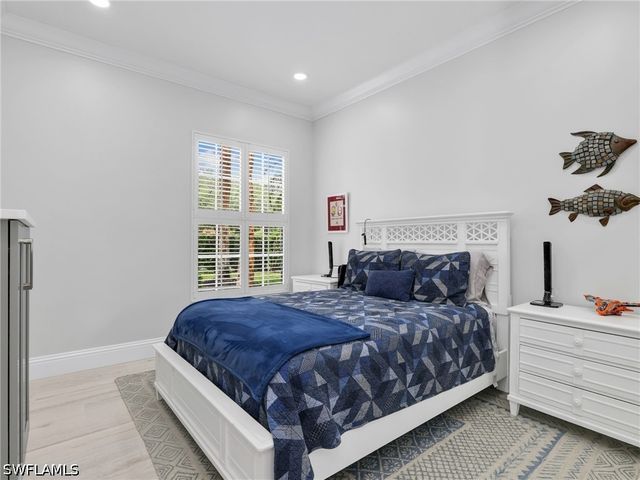 5902 Bermuda LN, Naples, FL 34119