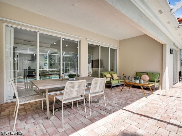 5902 Bermuda LN, Naples, FL 34119