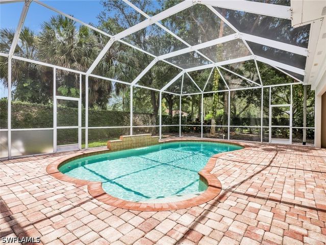 5902 Bermuda LN, Naples, FL 34119
