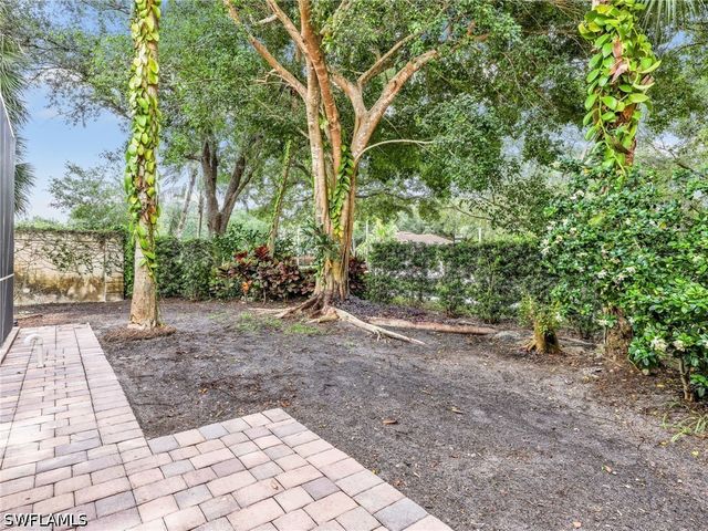 5902 Bermuda LN, Naples, FL 34119