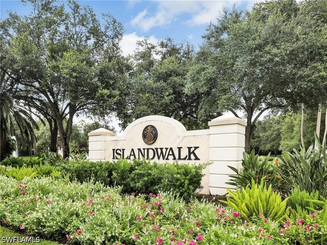 5902 Bermuda LN, Naples, FL 34119