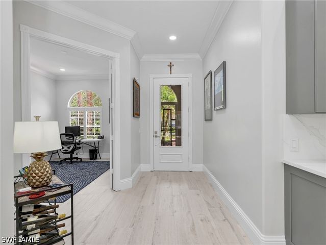 5902 Bermuda LN, Naples, FL 34119
