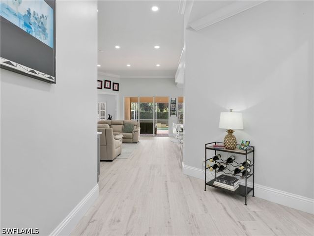 5902 Bermuda LN, Naples, FL 34119