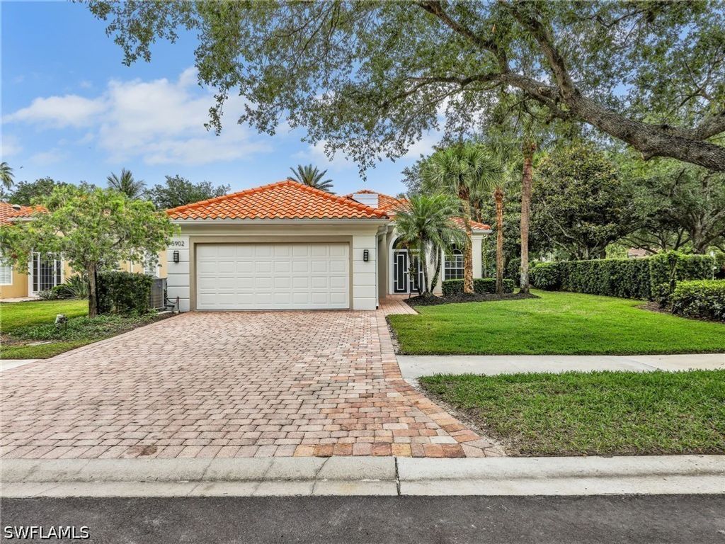 5902 Bermuda LN, Naples, FL 34119