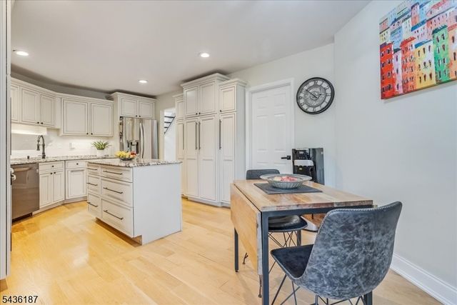 35 Indian Run, Watchung Boro, NJ 07069