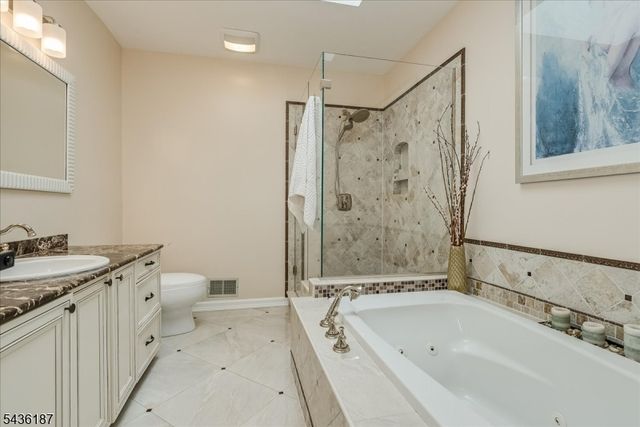 35 Indian Run, Watchung Boro, NJ 07069