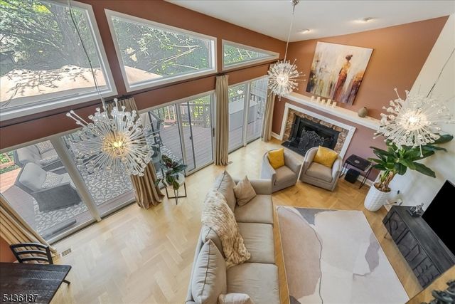 35 Indian Run, Watchung Boro, NJ 07069