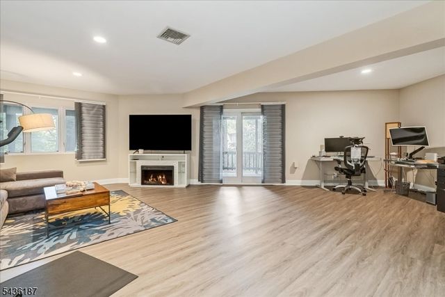35 Indian Run, Watchung Boro, NJ 07069