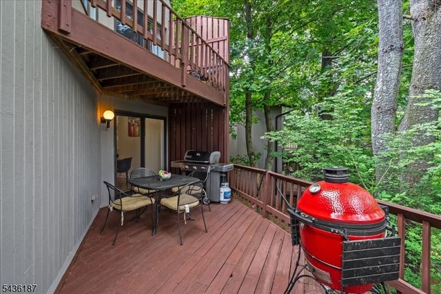 35 Indian Run, Watchung Boro, NJ 07069