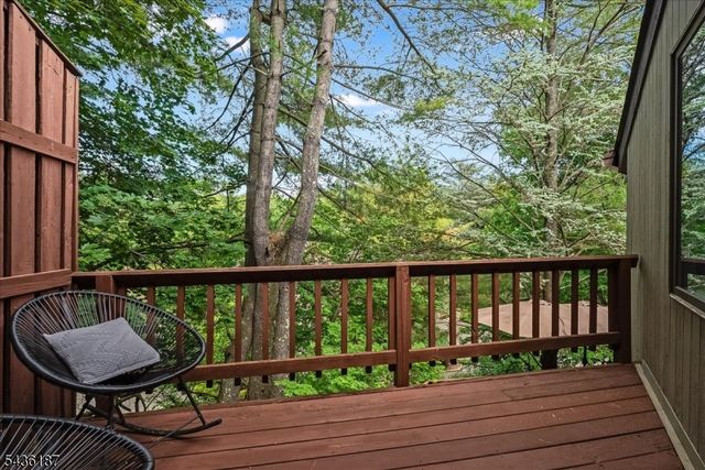 35 Indian Run, Watchung Boro, NJ 07069
