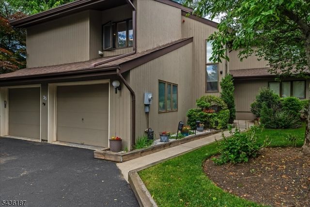 35 Indian Run, Watchung Boro, NJ 07069