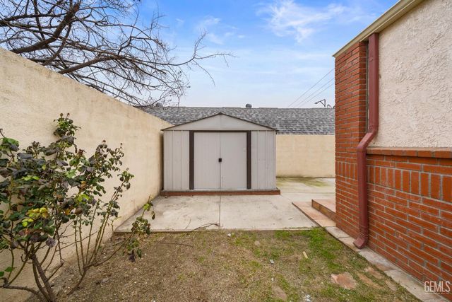 927 Bernard Street, Bakersfield, CA 93305