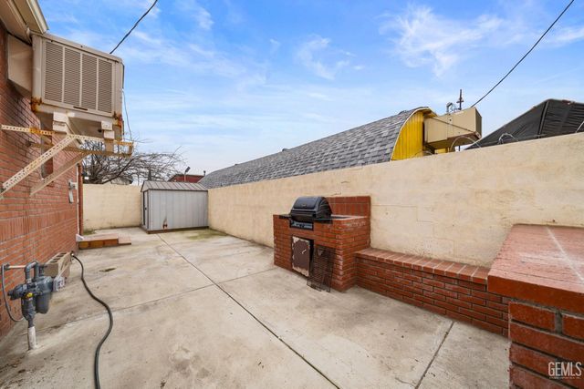 927 Bernard Street, Bakersfield, CA 93305